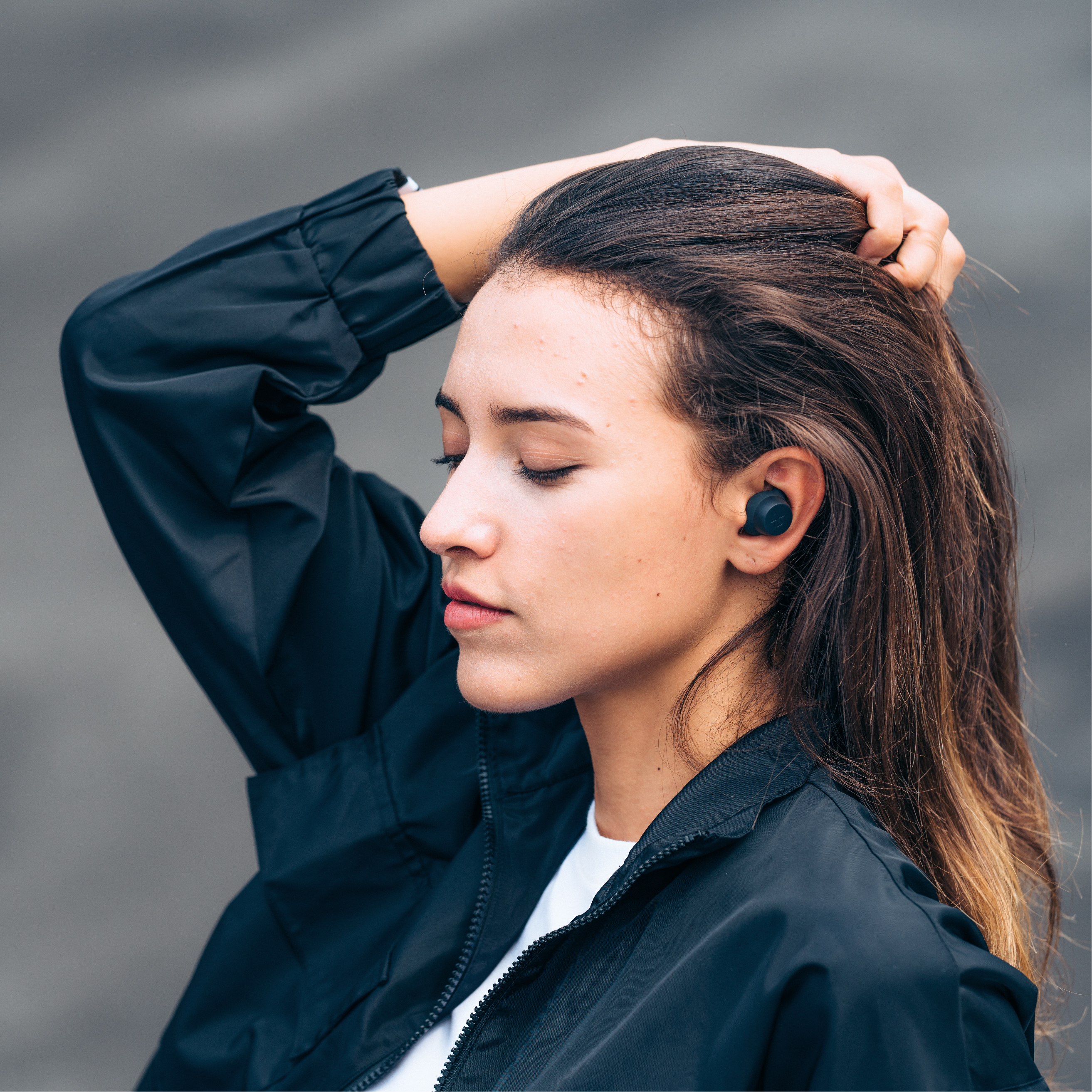 说要给你一个“听不完的青春”，魅族发布便携式头戴耳机 HD50 | 理想生活实验室 - 为更理想的生活